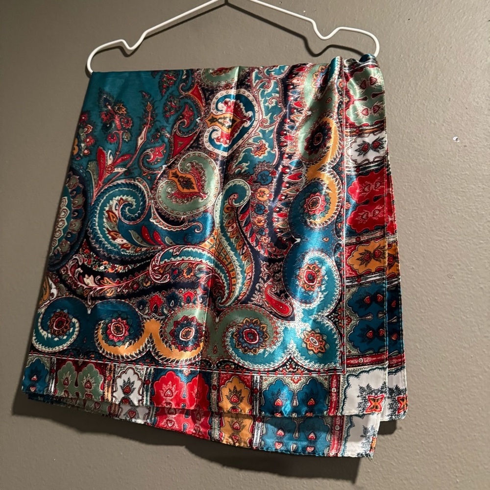 Vibrant Paisley Scarf 33x35”